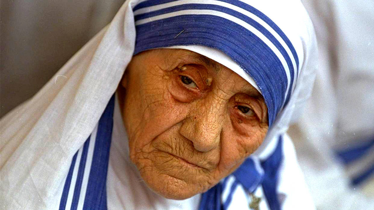 Madre Teresa de Calcutá. Ela foi uma apóstata, infelizmente.