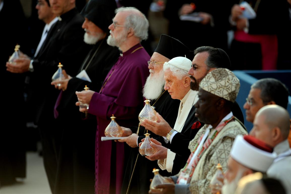 O Dilema Devastador de aceitar os antipapas do Vaticano II como papas.