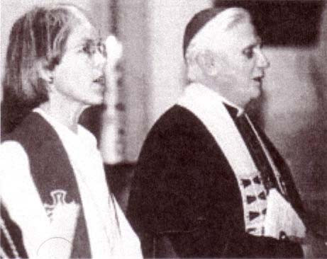 Bento XVI com uma 'ministra' luterana