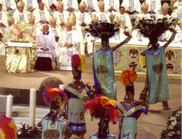 ‘Missa’ de João Paulo II na Cidade do México em 2002, que incorporou os costumes da cultura demoníaca asteca.